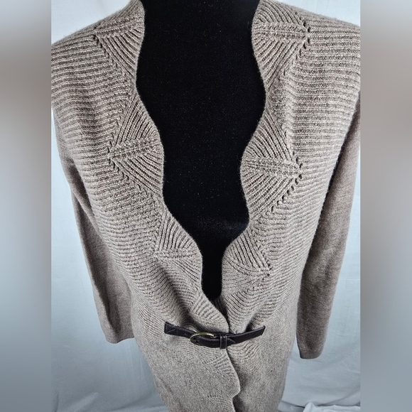 Cynthia Rowley Elegant Tan Women's Merino Wool Cardigan Sweater with Buckle Sz L - Picture 4 of 14